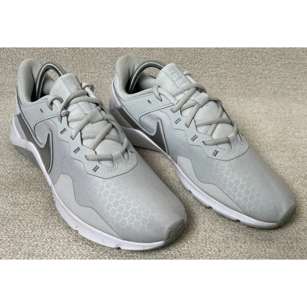 Nike Shoes Women 10 Legend Essentials Running White Sneakers Lightweight Trainer